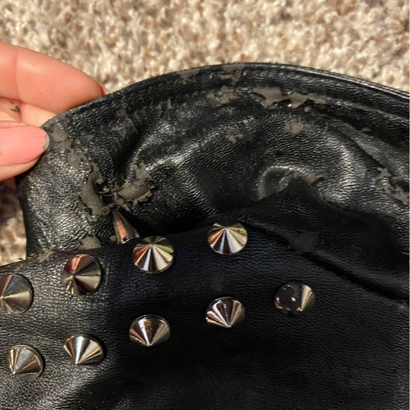 Motorcycle studded jacket - Picture 3 of 3